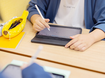 生徒が勉強している様子