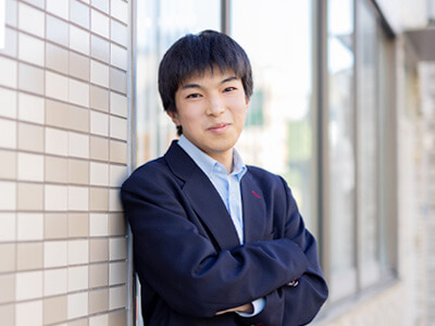 男子学生の画像