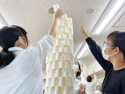 生徒が遊んでいる様子