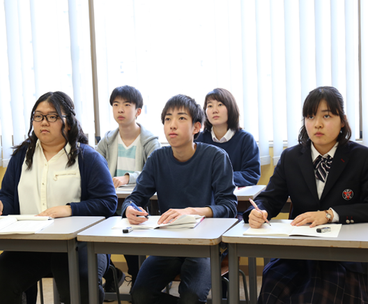 進学コース 3年次 浅尾 玲奈さん