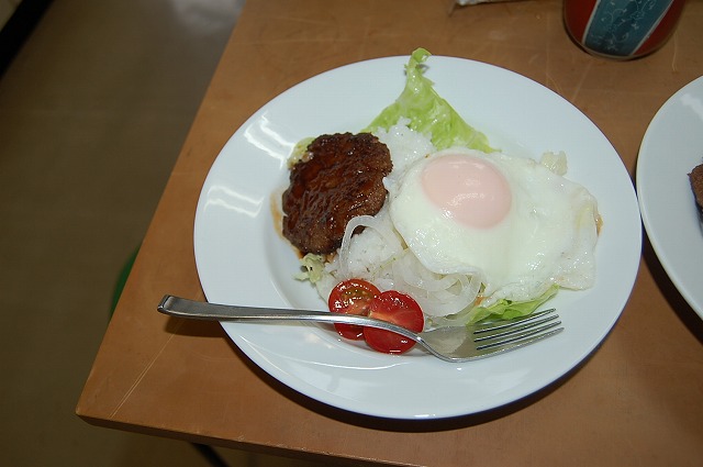 5月はロコモコでハワイアンな味♪